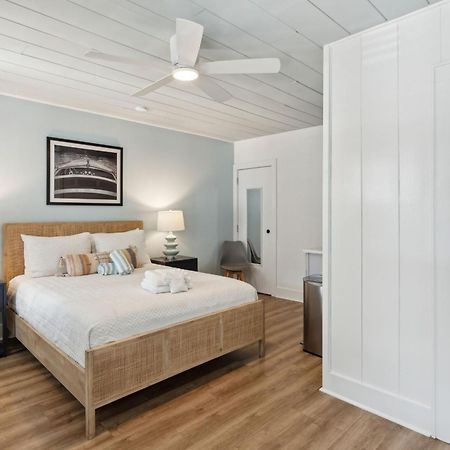 Folliday Inn - The Ariston - Room 34 Folly Beach Exterior photo